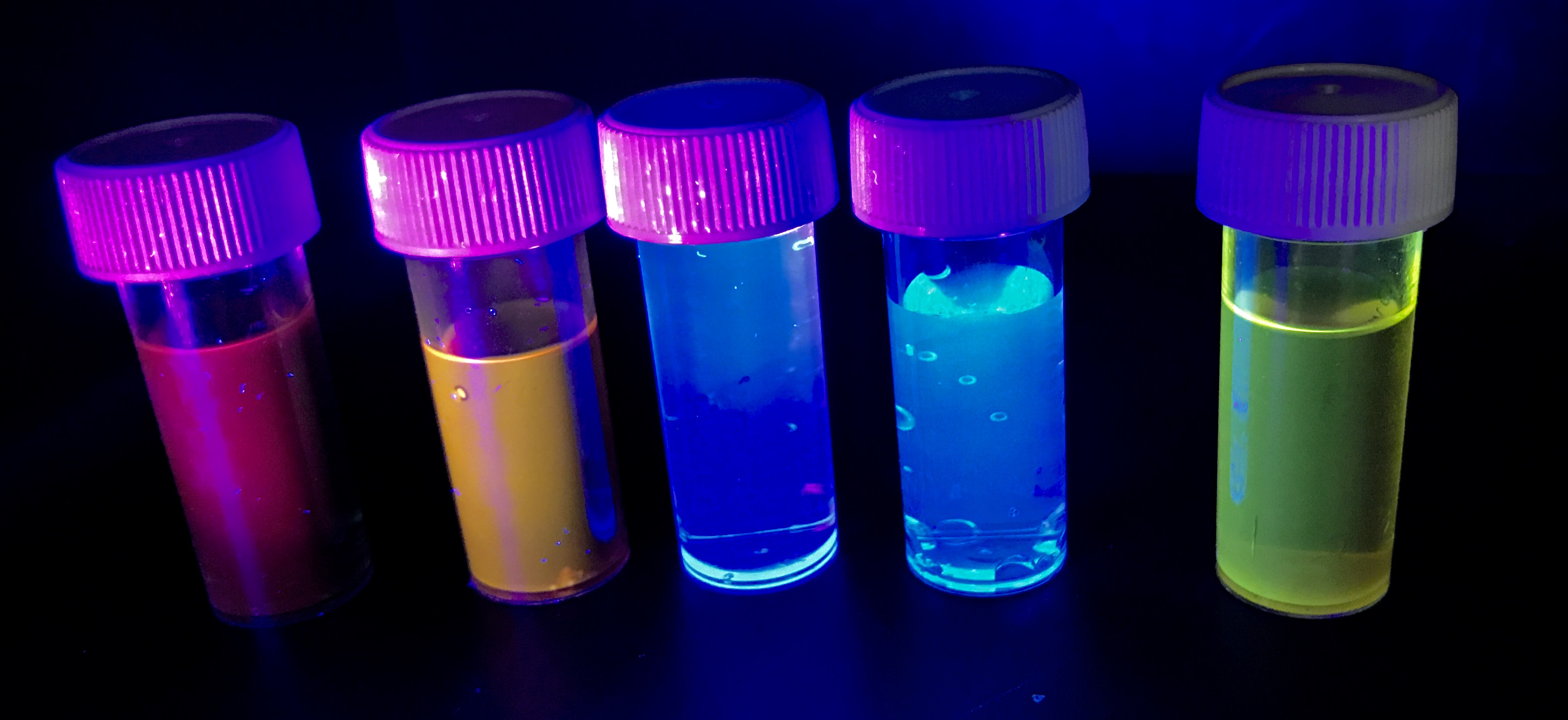 fluorescence vs luminescence